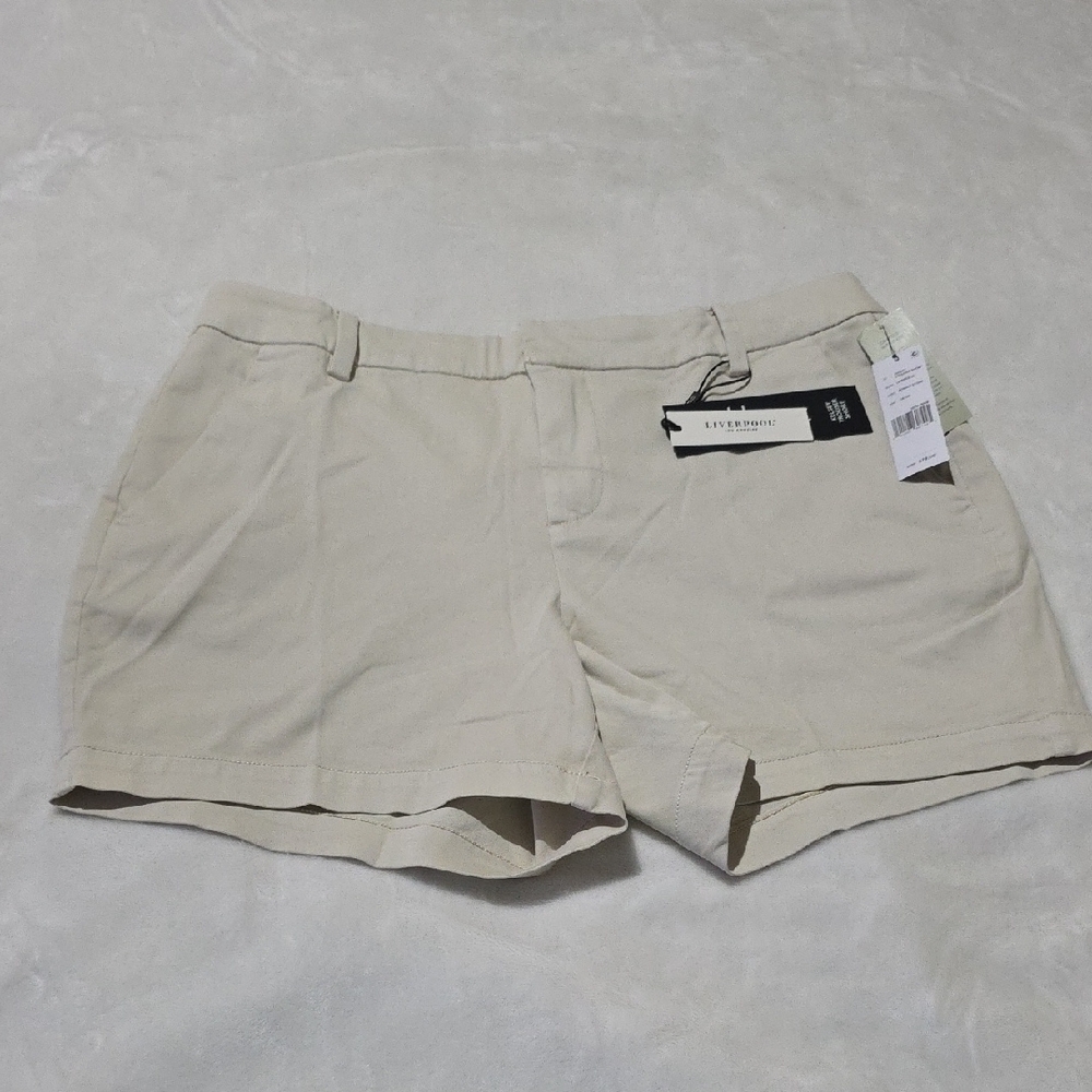 Liverpool Women's Cream Shorts. Size 14/32.